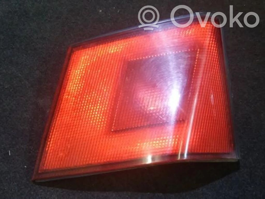 Mitsubishi Carisma Lampy tylnej klapy bagażnika 