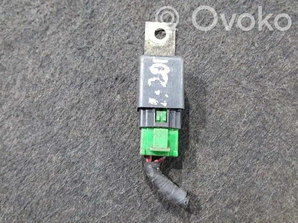 Alte relee   MB627895,MB627895