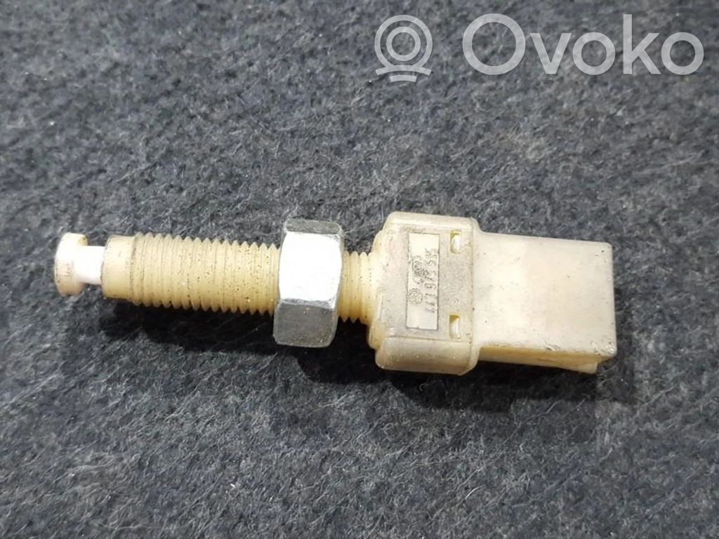 Comutator senzor pedală frână   443945515,443945515
