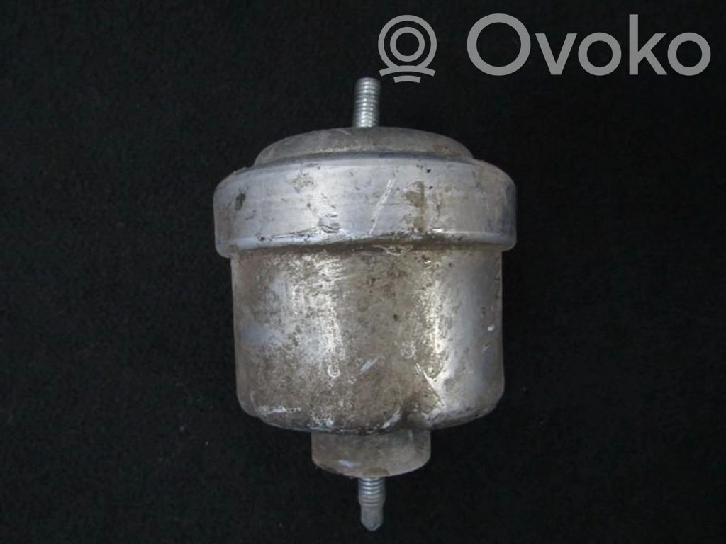 Opel Vectra B Engine mount bracket 