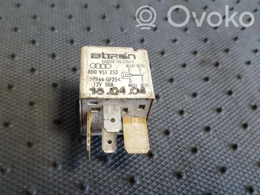 Otros relés   8D0951253,370,8D0951253