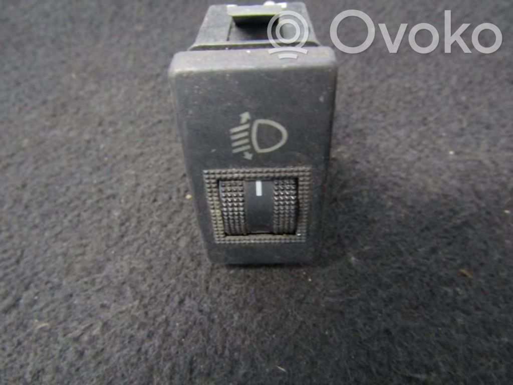 Bouton commande réglage hauteur de phares   8D0941301,8D0941301