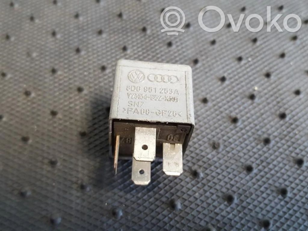 Otros relés   8D0951253A,V23134B52X301,8D0951253A,V23134B52X301,V23134B52X301