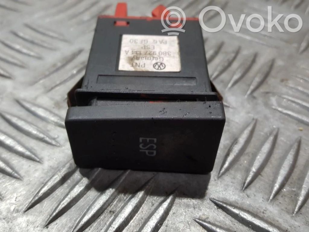 Bouton interrupteur programme de stabilité ESP   3B0927134A,3B0927134A