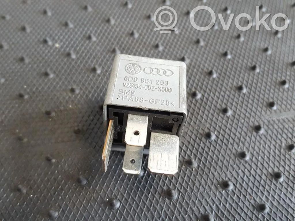 Sonstige Relais   8D0951253,V23134J52X300,8D0951253,V23134J52X300,V23134J52X300