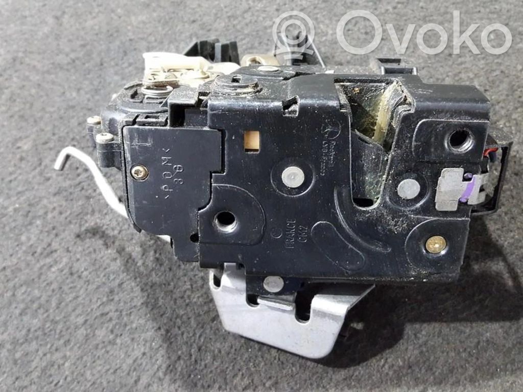 Audi A6 S6 C5 4B Zamek drzwi tylnych 