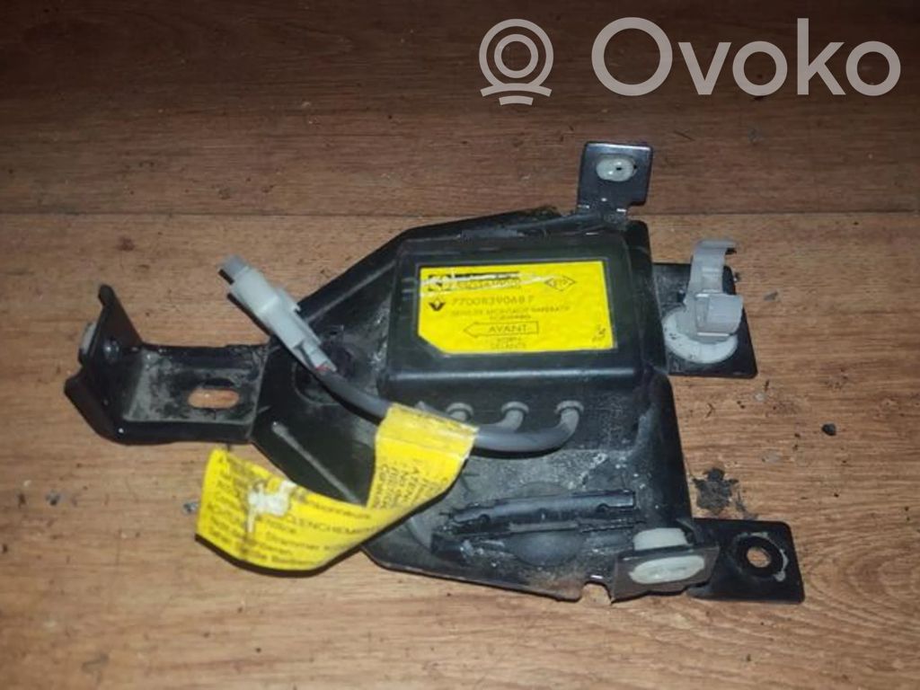 Renault Clio I Airbag control unit/module 