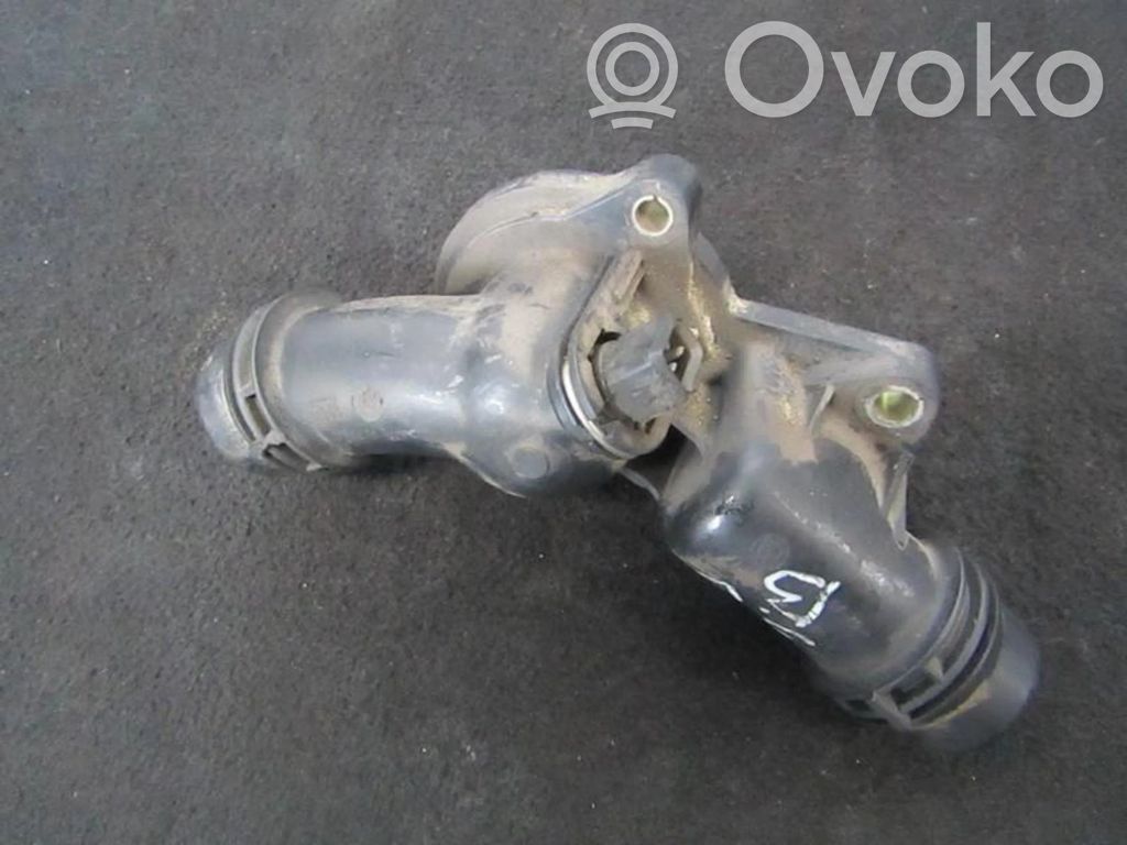 BMW 5 E39 Tubo flessibile del liquido di raffreddamento del motore 