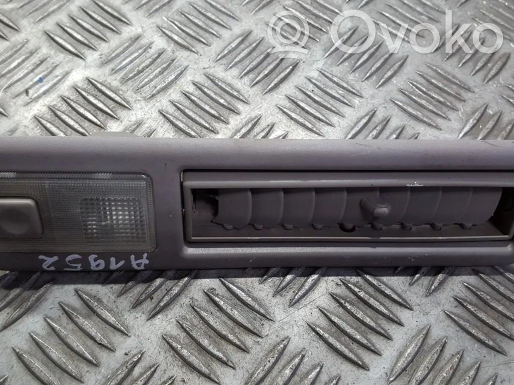 Toyota Previa (XR30, XR40) II Griglia di ventilazione centrale cruscotto