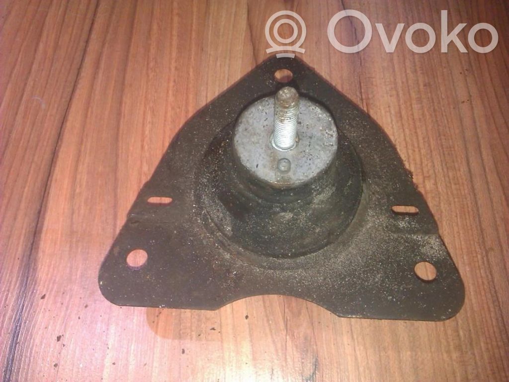 Renault Laguna I Engine mount bracket 