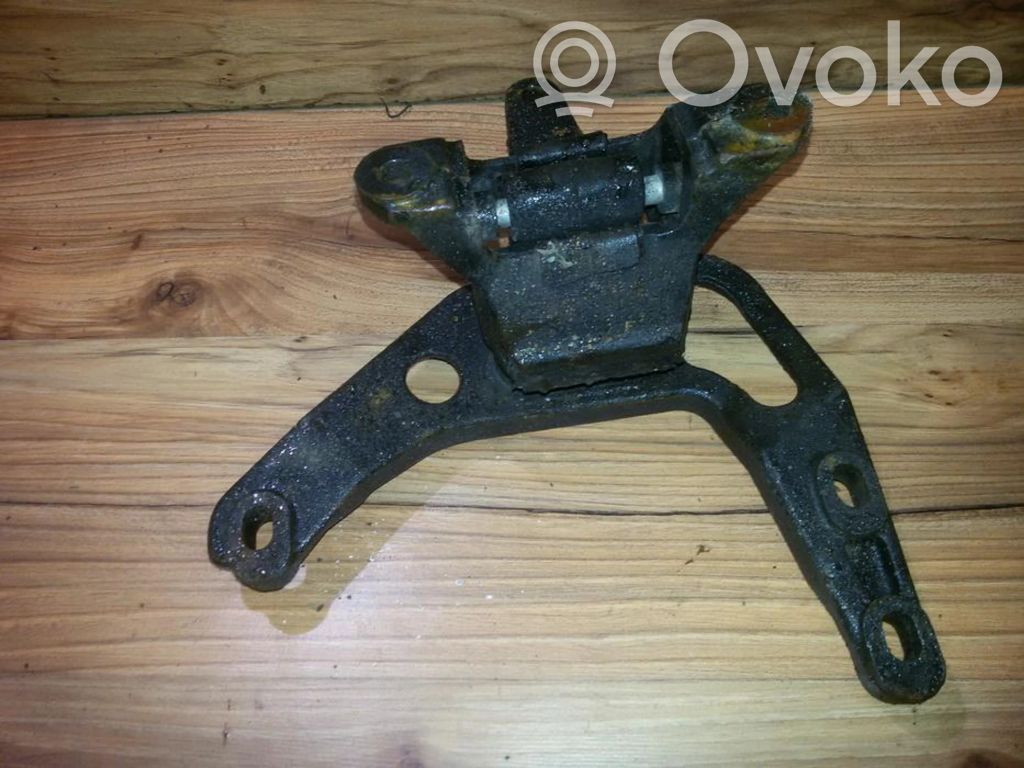 Ford Mondeo MK II Engine mount bracket 