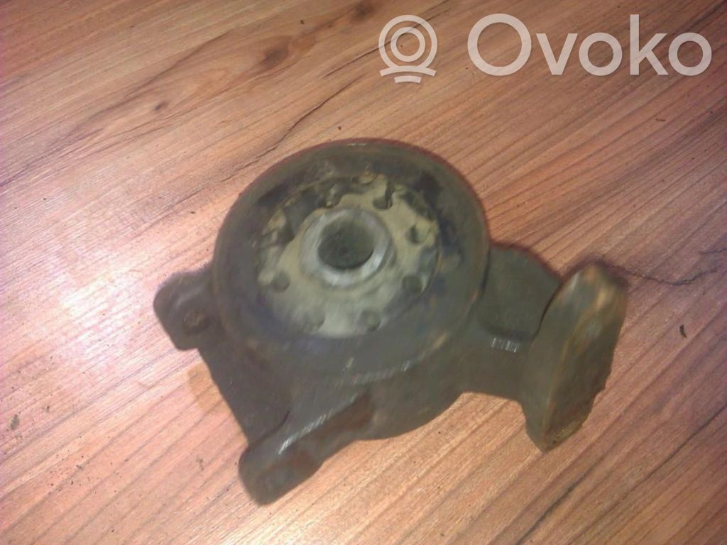 Ford Mondeo MK II Engine mount bracket 