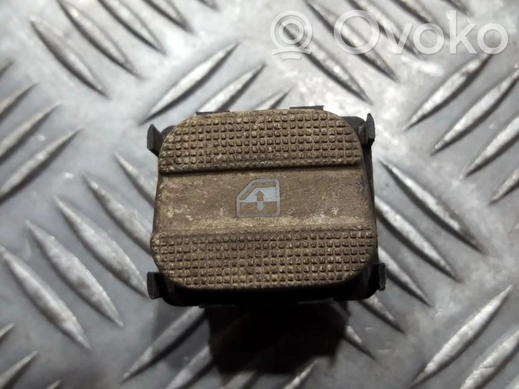 Volkswagen PASSAT B4 Interruptor del elevalunas eléctrico 