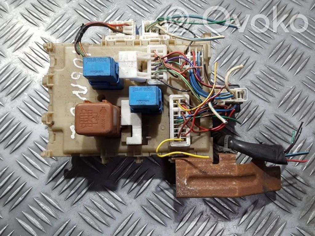 Nissan Almera N16 Set scatola dei fusibili