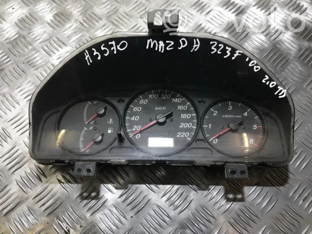 Mazda 323 F Speedometer (instrument cluster) 