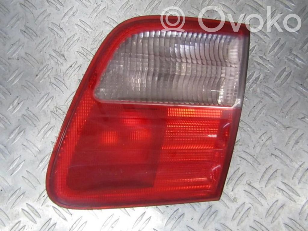 Mercedes-Benz E W210 Lampy tylnej klapy bagażnika