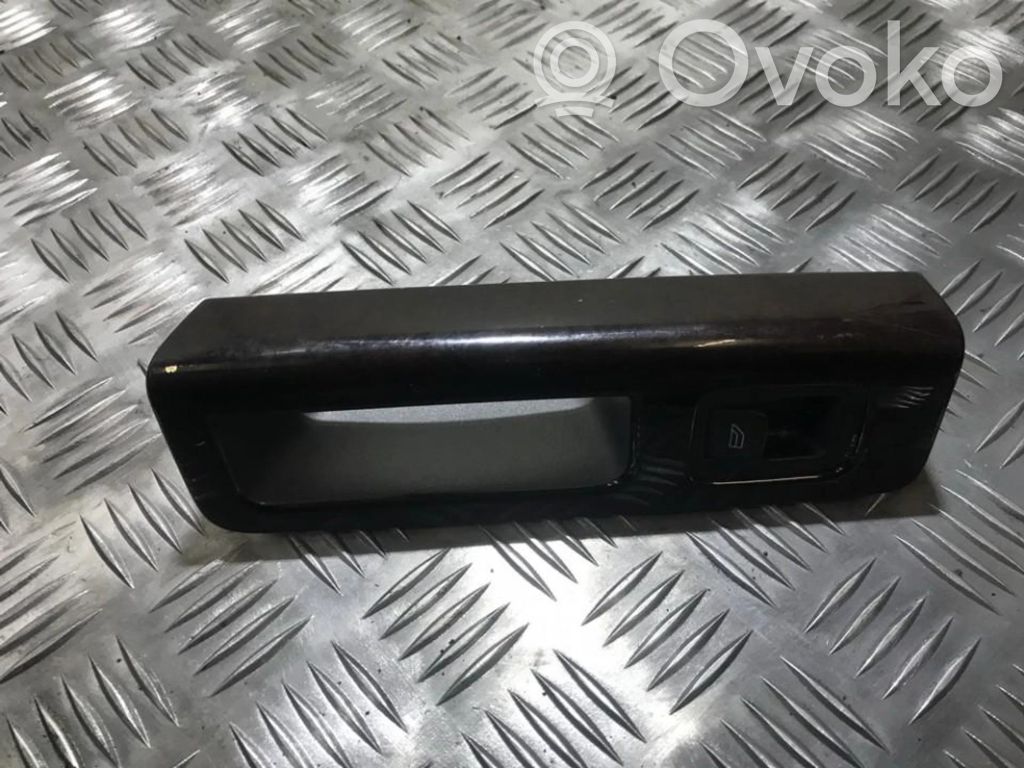 Electric window control switch   8679682,14621,14621,30658449,8679682