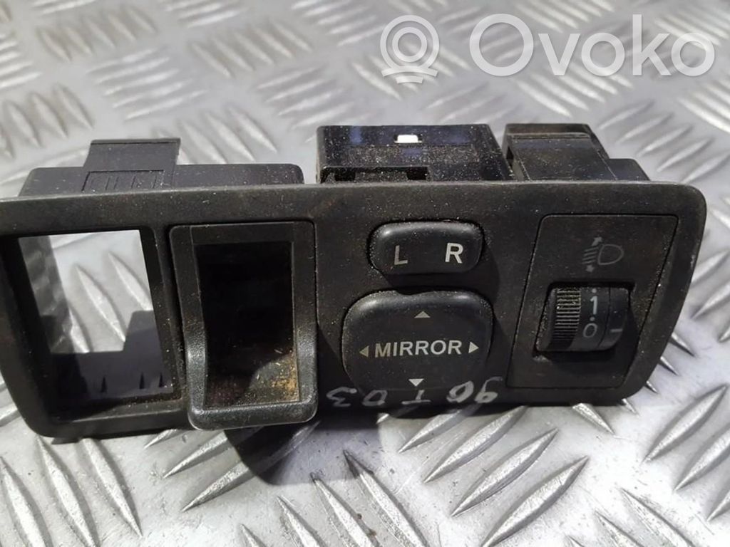 Toyota Corolla Verso E121 Przycisk regulacji lusterek bocznych
