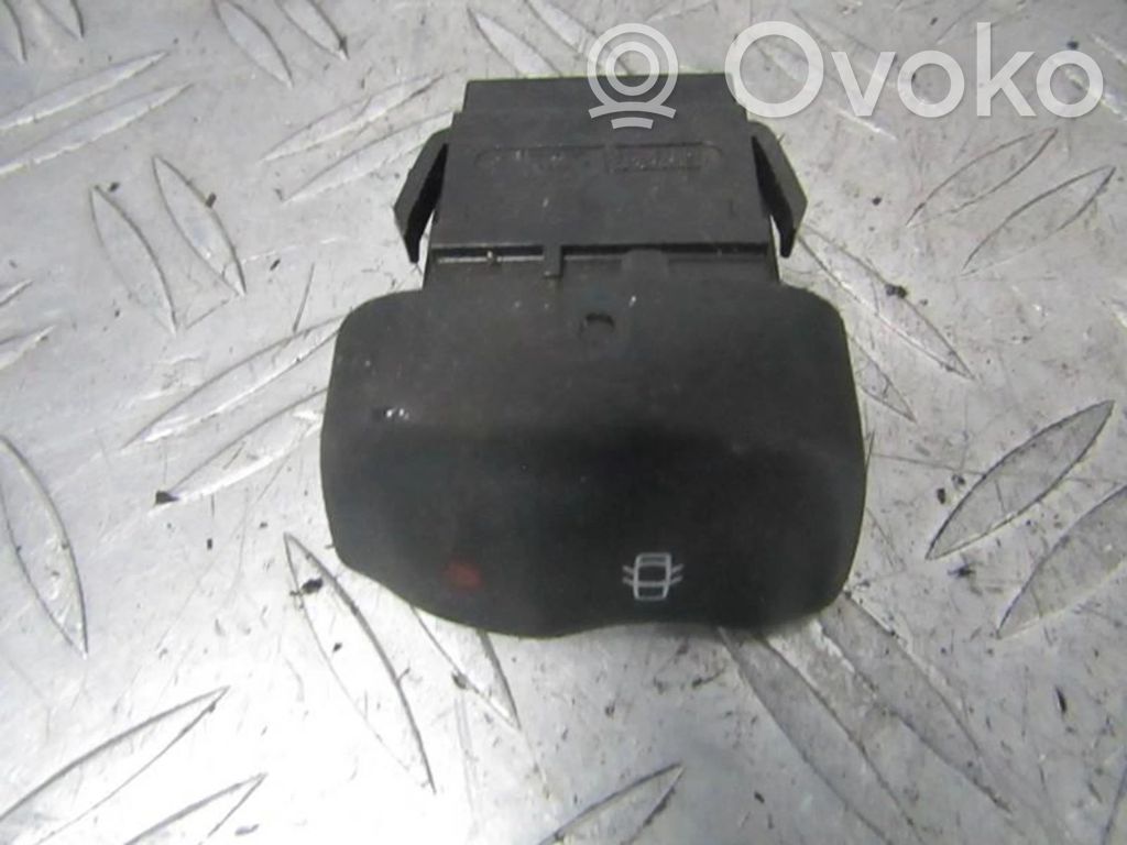 Botón interruptor de bloqueo de puertas   841242B,841242B