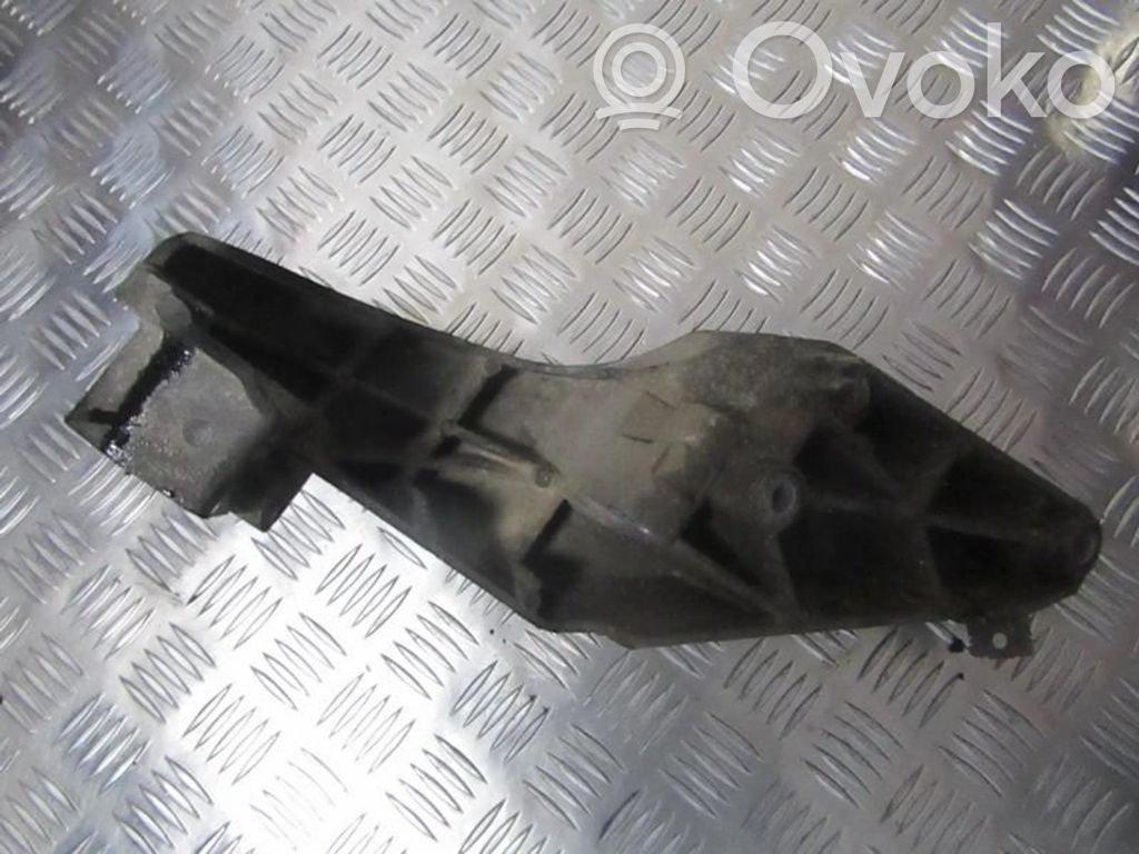 Opel Vectra B Engine mounting bracket 