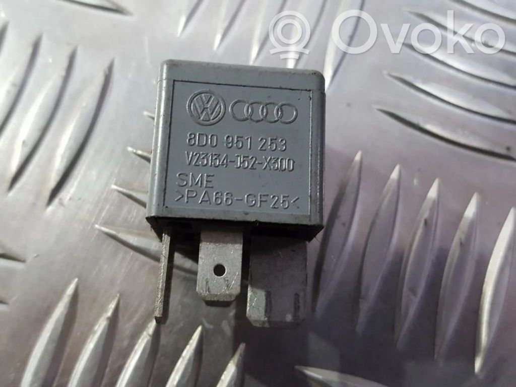 Sonstige Relais   8D0951253,V23134J52X300,8D0951253,V23134J52X300,V23134J52X300