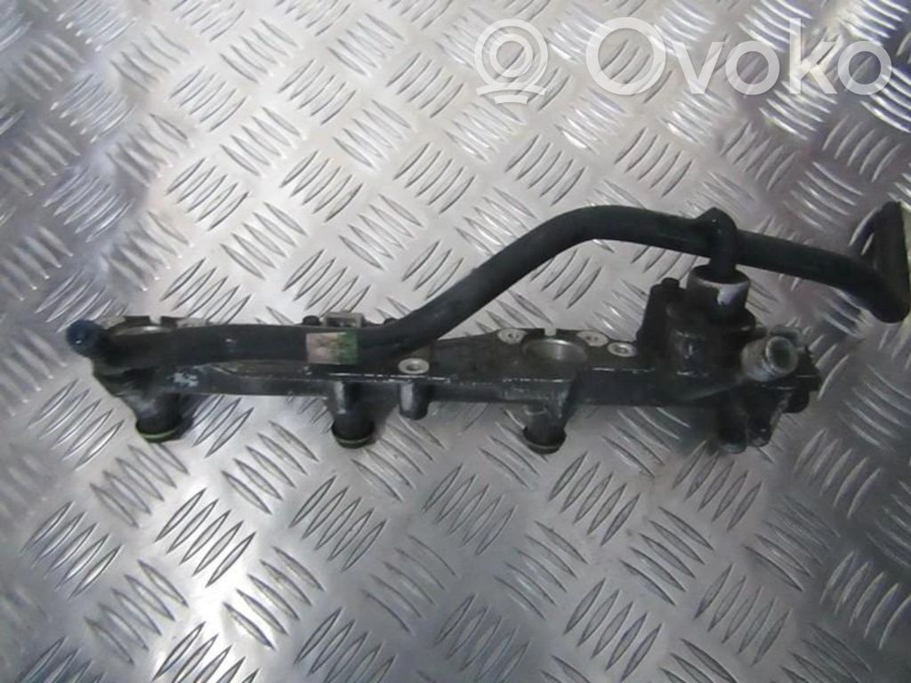 Ford Mondeo MK I Listwa wtryskowa 