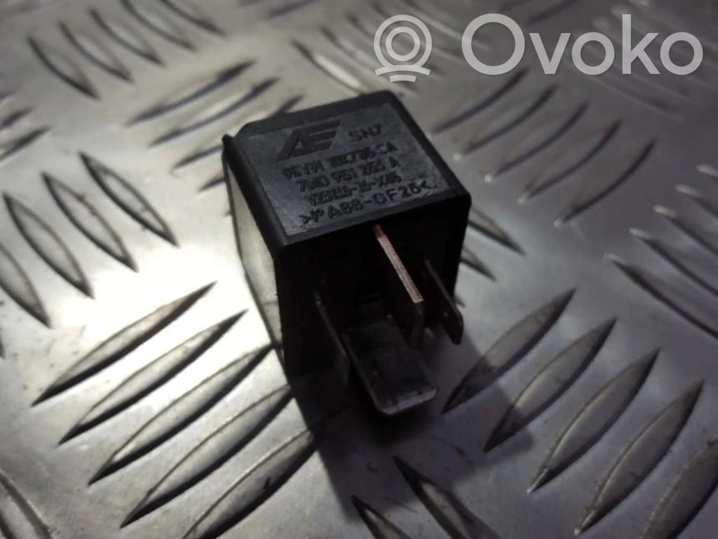 Alte relee   95VW10K705CA,7M0951253A100,7M0951253A,95VW10K705CA