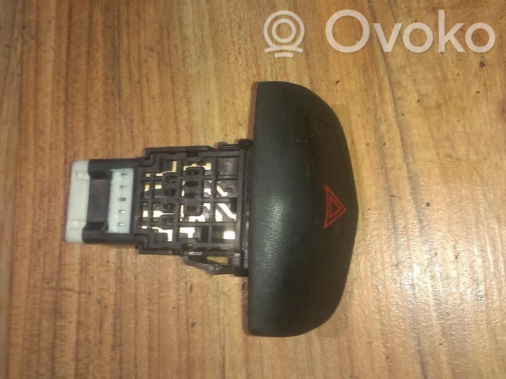 Botón interruptor de luz de peligro   NILES06016,NILES06016