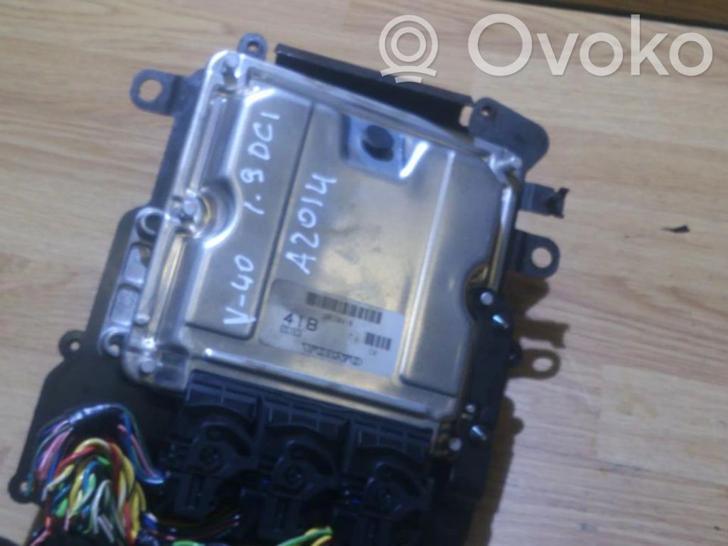 Volvo S40, V40 Moottorin ohjainlaite/moduuli 
