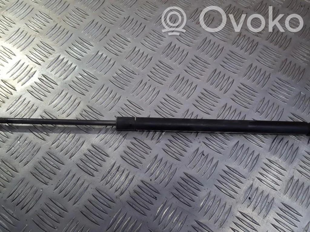 Ford Mondeo MK II Tailgate/trunk strut/damper