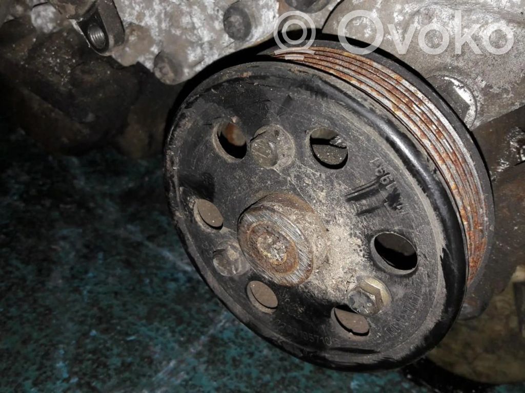 Renault Megane I Ohjaustehostimen pumppu 