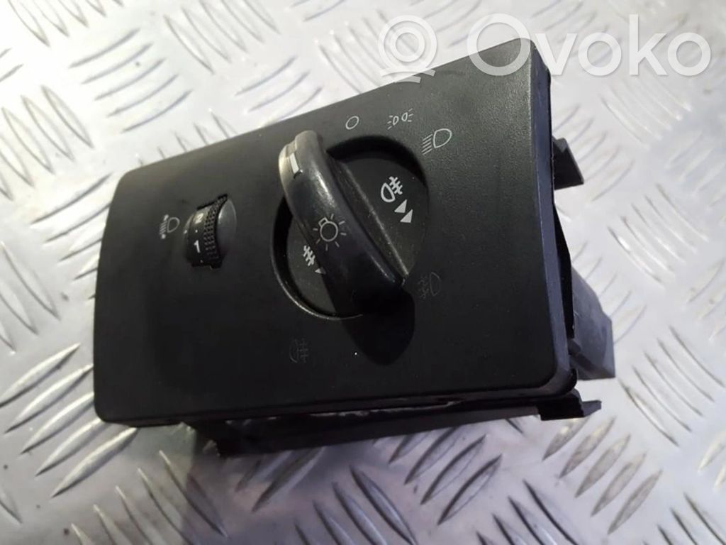 Ford Mondeo Mk III Przełącznik świateł 