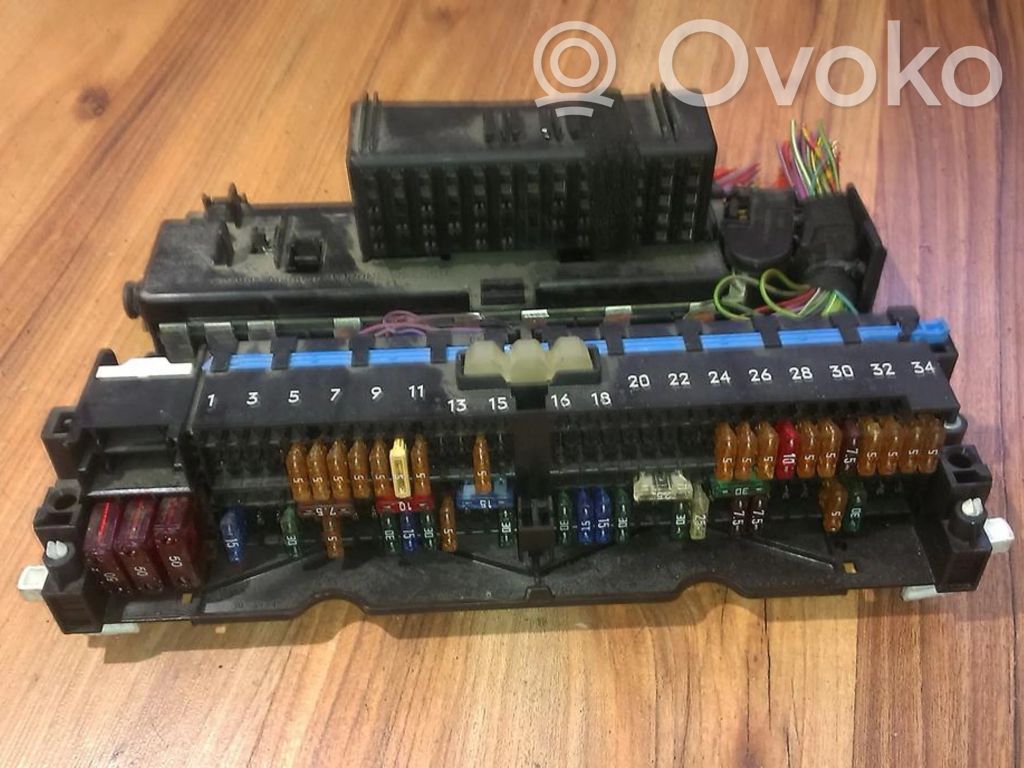 BMW 3 E46 Skrzynka bezpieczników / Komplet 