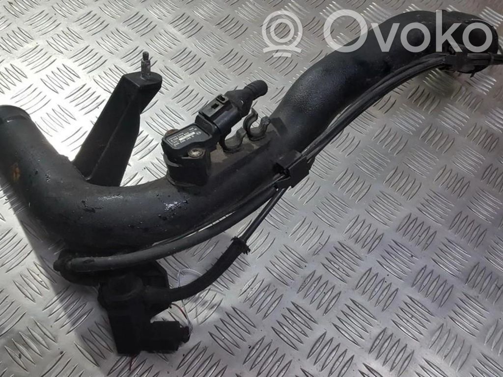 Volkswagen PASSAT B5.5 Tubo flessibile intercooler 