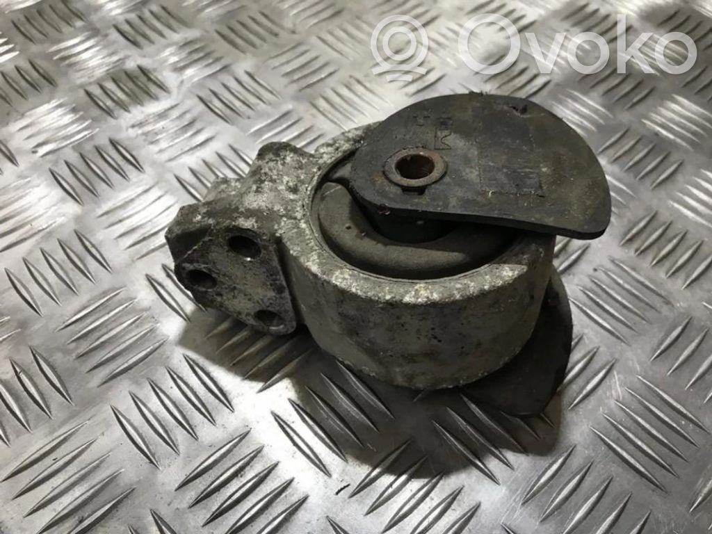 Engine mount bracket   3318029,151,3318029