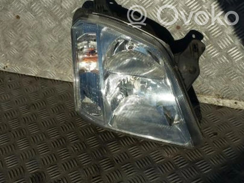 Phare frontale   93294338,93294338