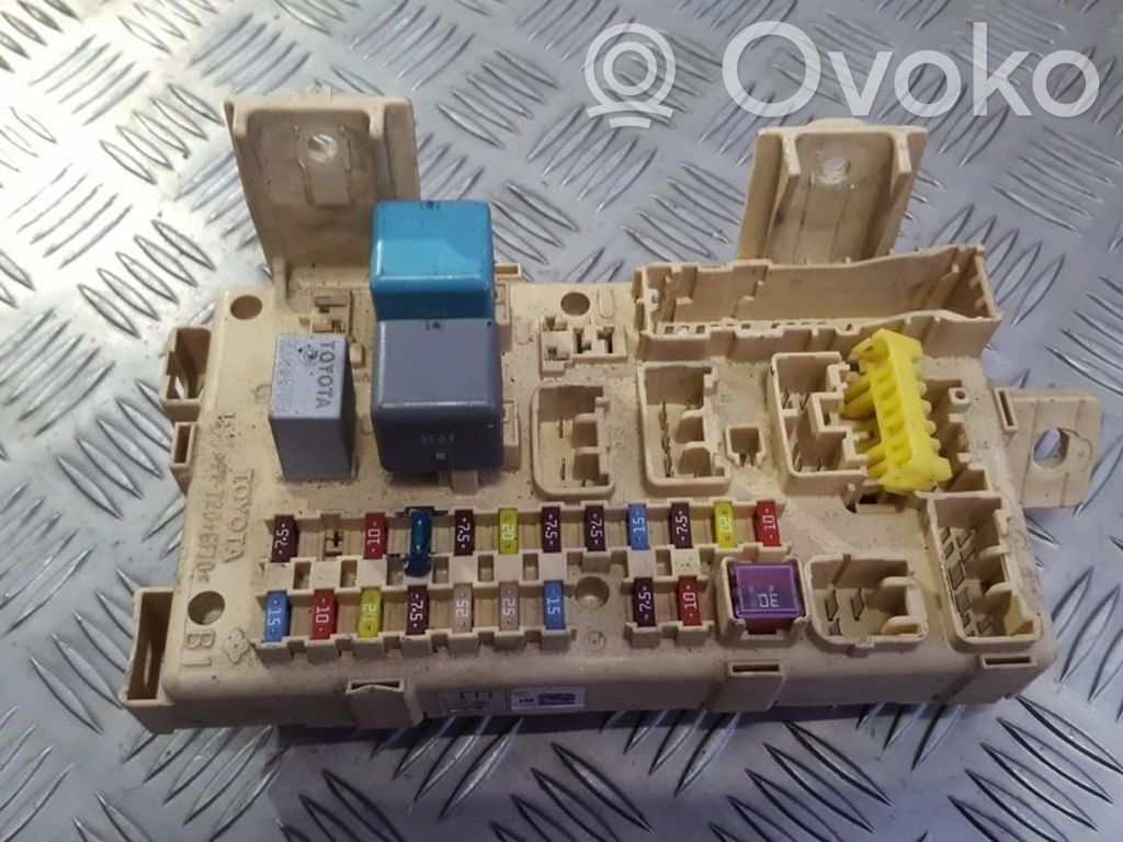 Toyota Corolla Verso AR10 Set scatola dei fusibili 