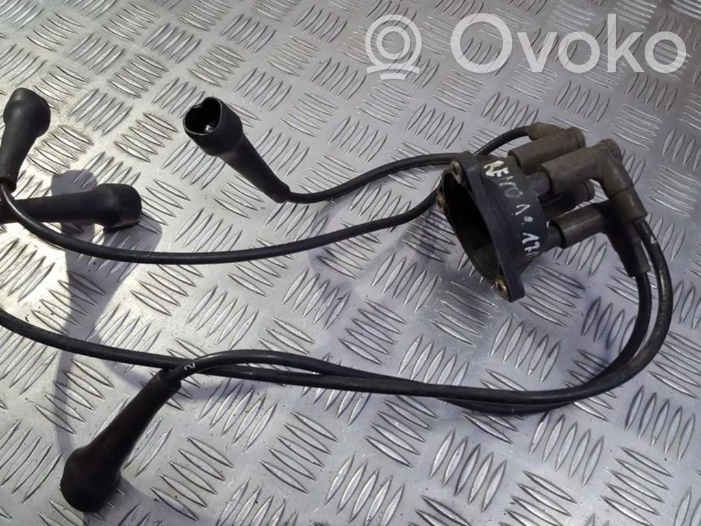 Renault 19 Spark distributor cap 