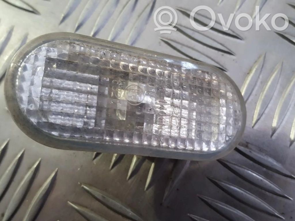 Volkswagen PASSAT B4 Seitenblinker 