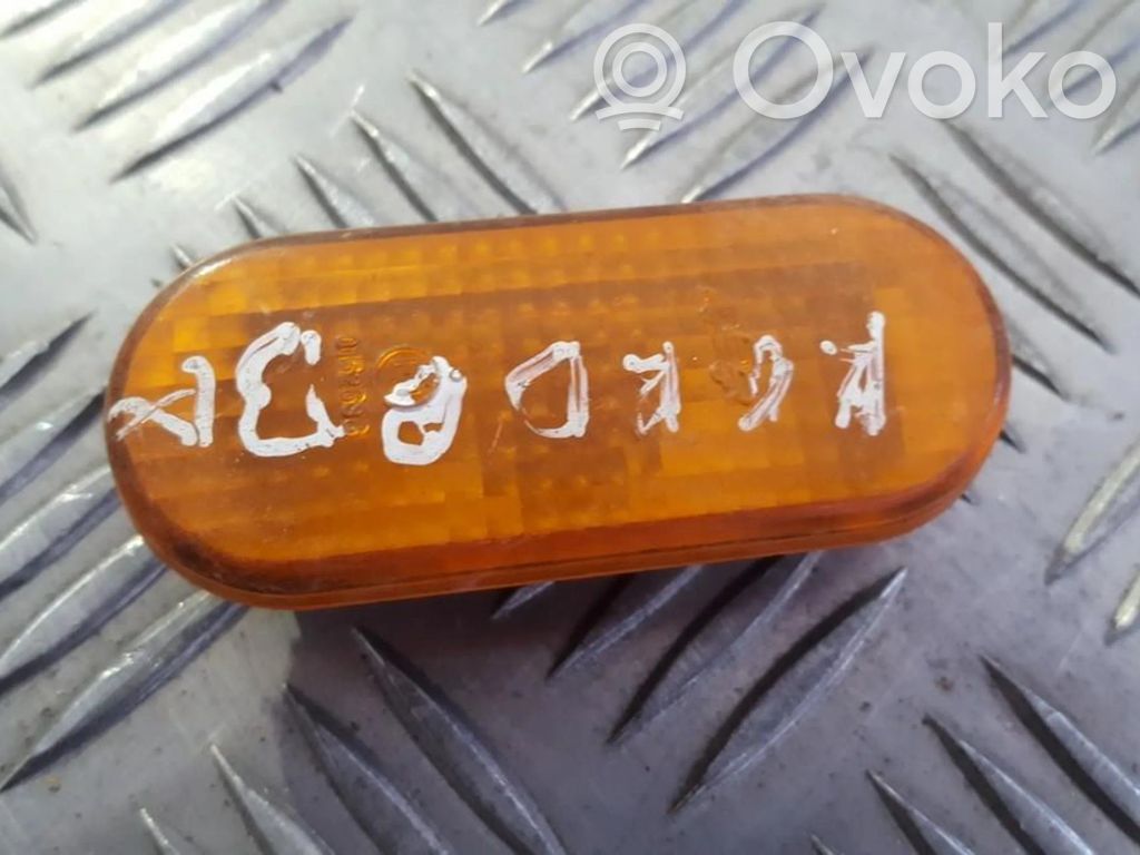 Ford Galaxy Semnalizator bară față 