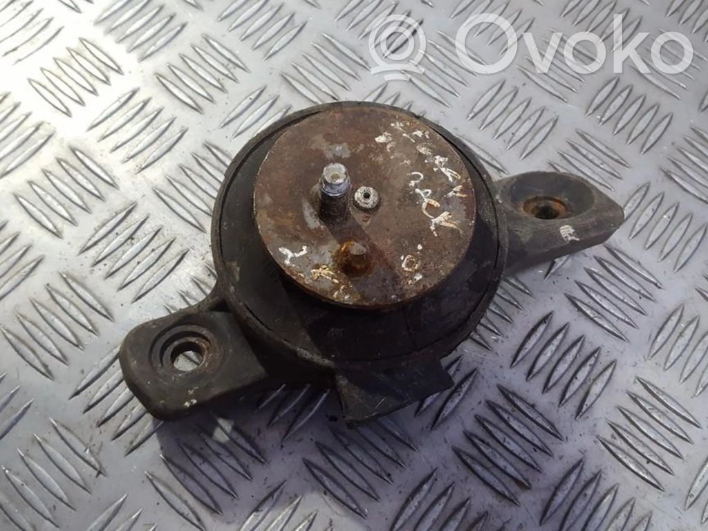 Subaru Legacy Engine mount bracket 
