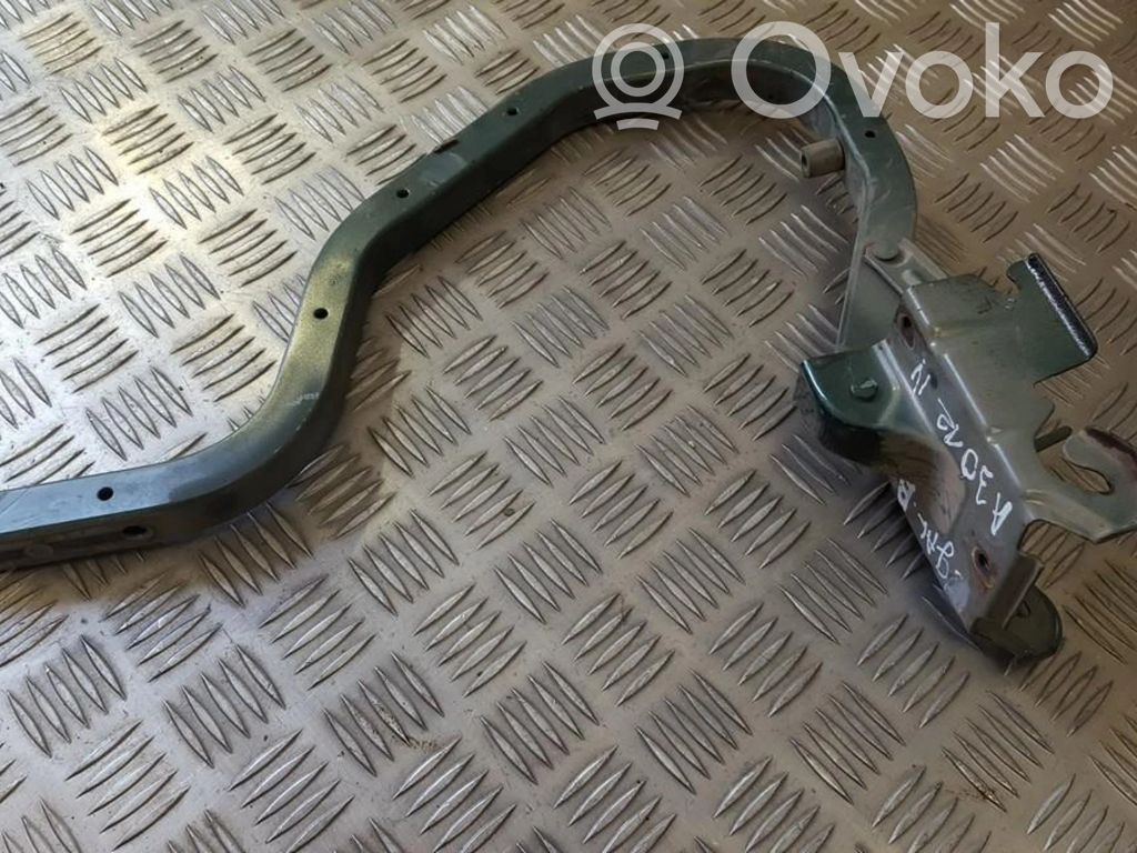 Tailgate/trunk/boot hinge