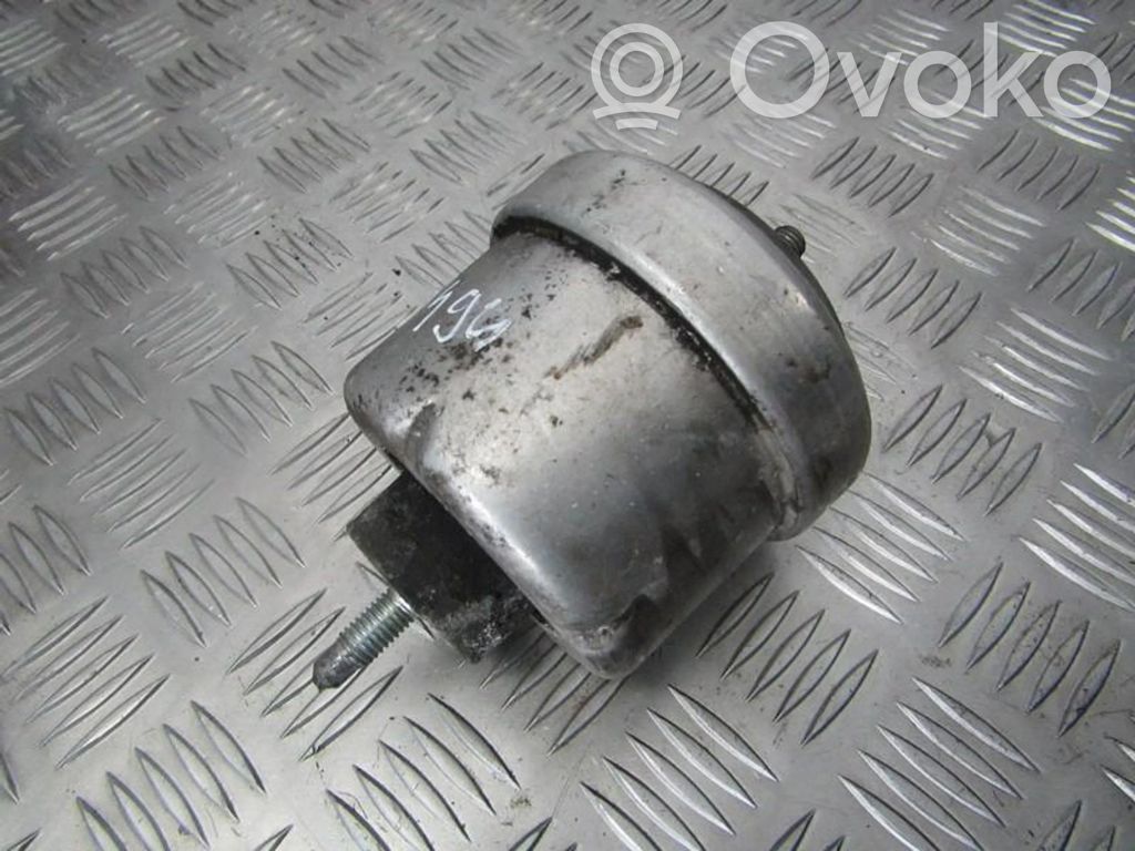 Opel Vectra B Engine mount bracket 