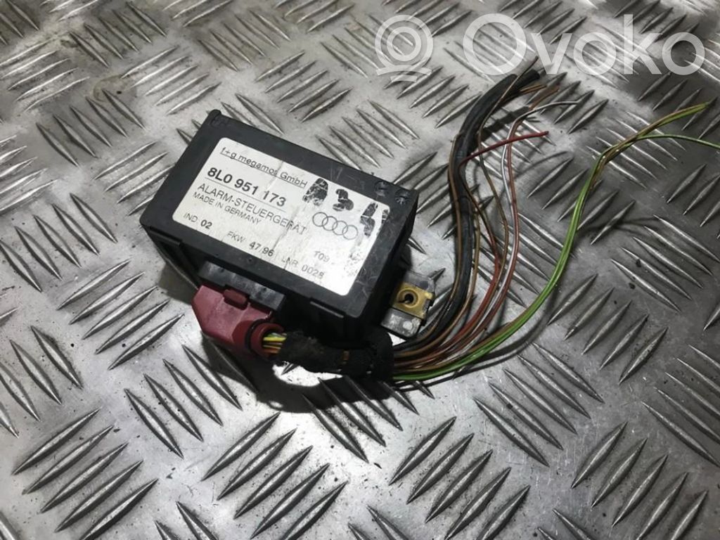 Alarm control unit/module   8L0951173,8L0951173