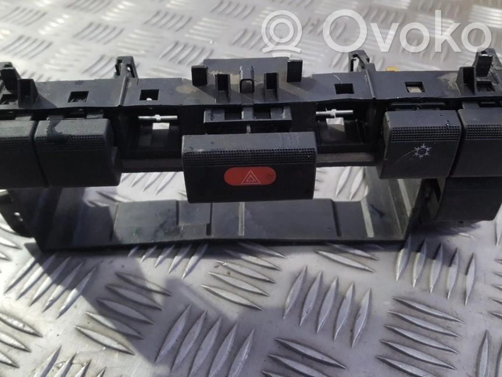 Botón interruptor de luz de peligro   90503546,90503546