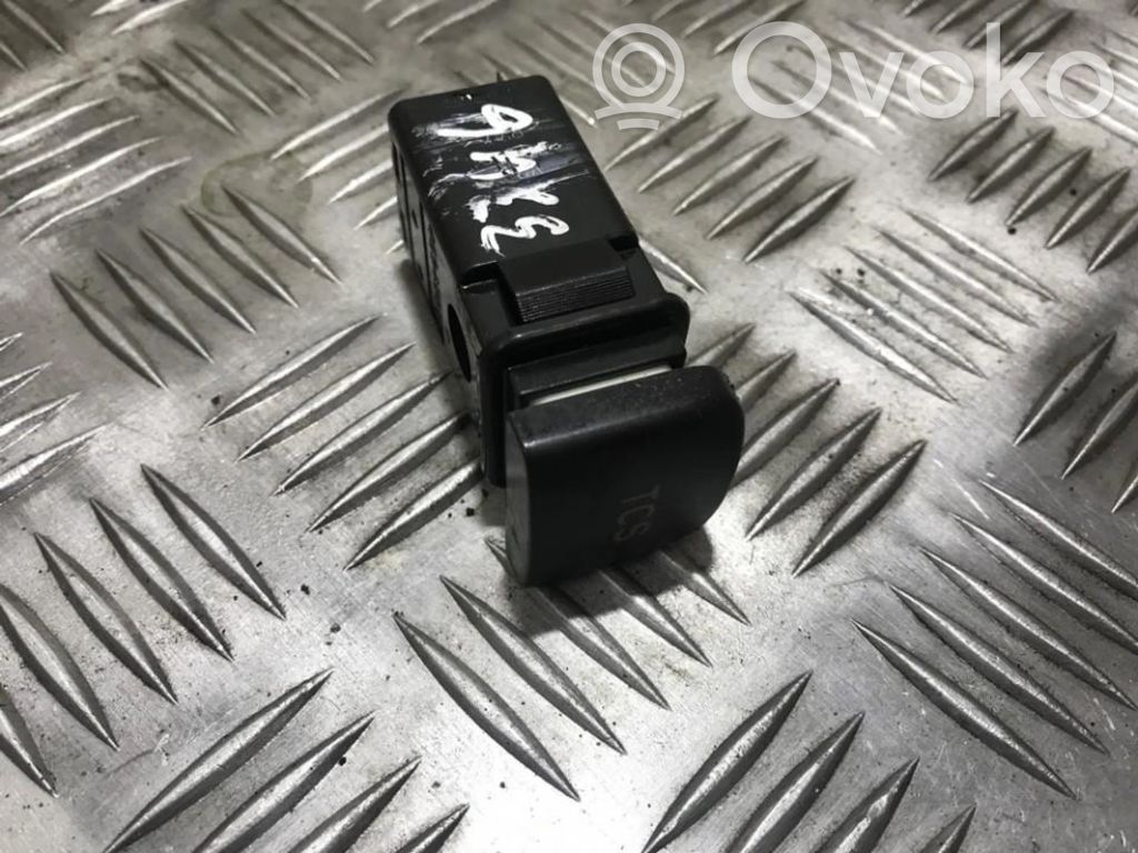 Saab 9-5 Interruttore di controllo della trazione (ASR)