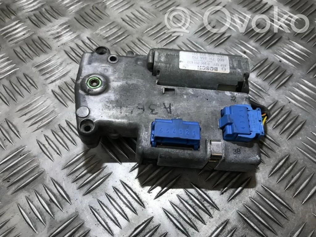 Motor/activador   8D0959591,0390201632,0390201632,791856713,8D0959591