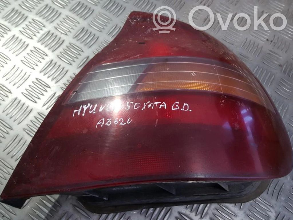 Hyundai Sonata Lampă spate în caroserie 