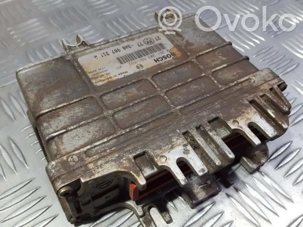 Volkswagen Golf III Engine control unit/module 