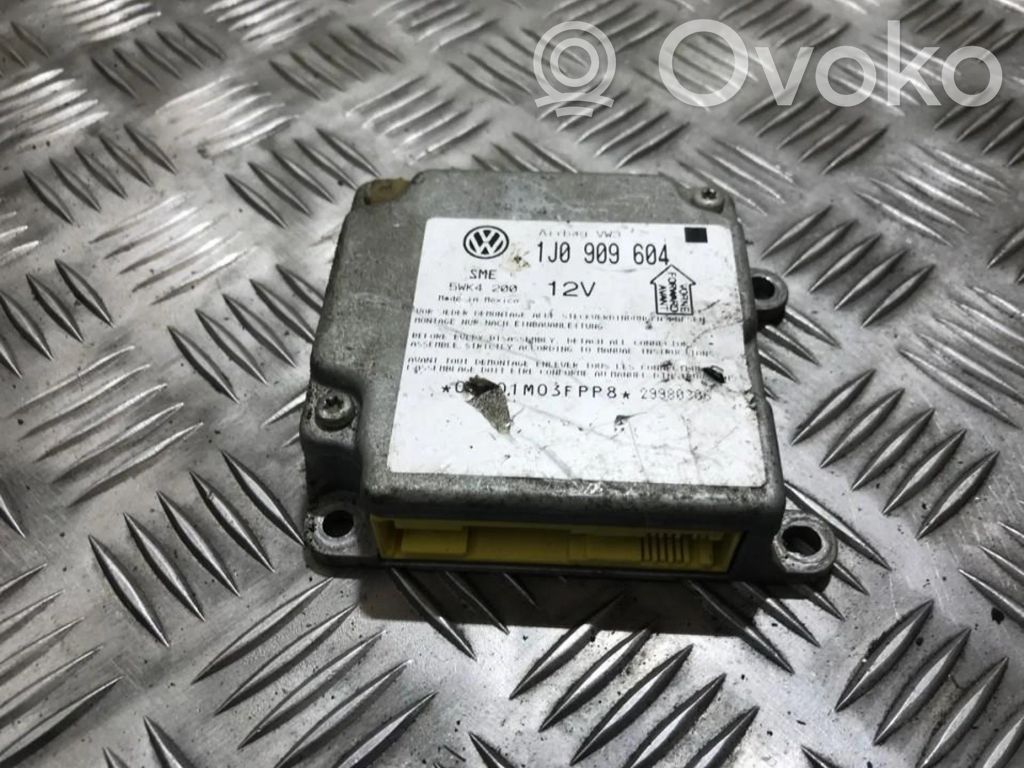 Volkswagen PASSAT B5 Unitate/modul de comandă airbaguri 